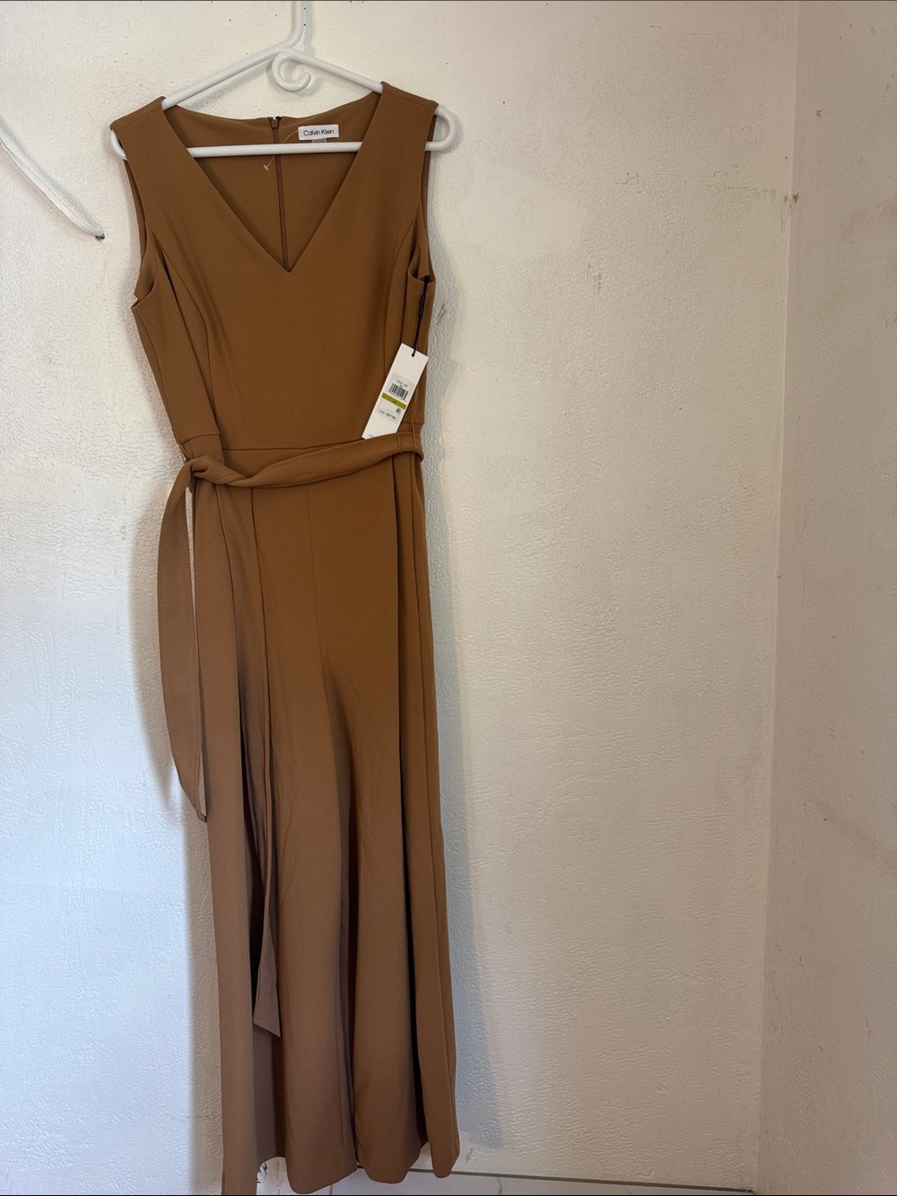 Calvin Klein Sleeveless V-Neck Maxi JUMPSUIT in Camel Brown - Picture 3 of 16